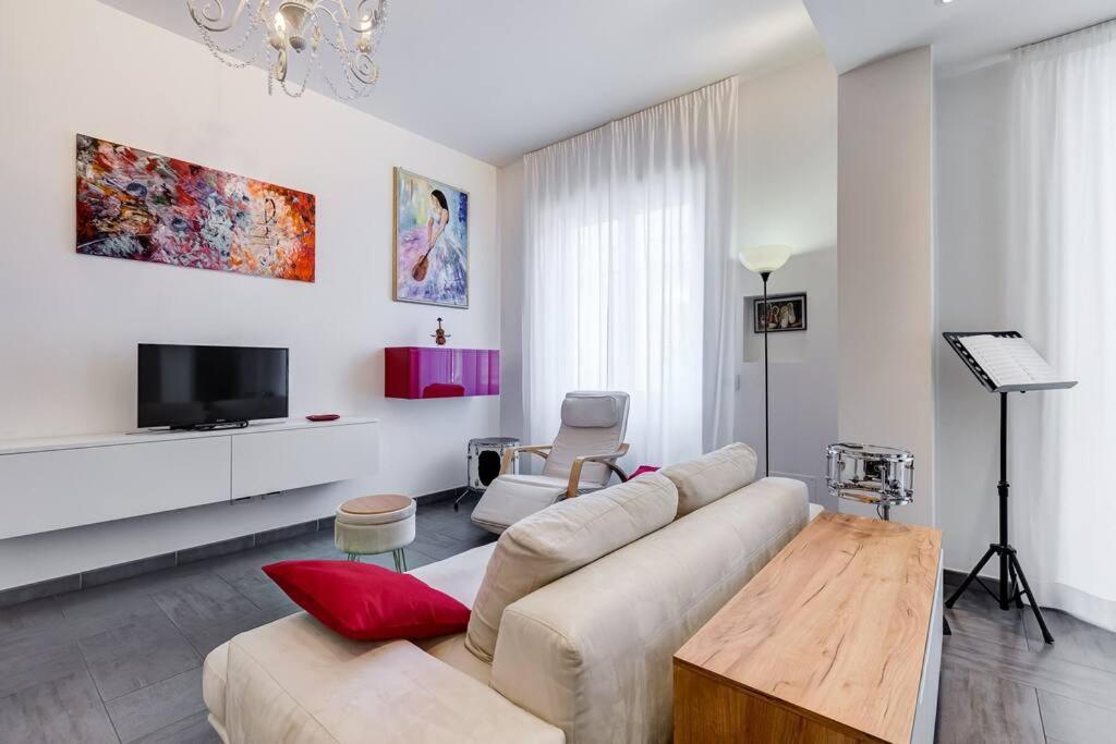 Violin Key House Roma